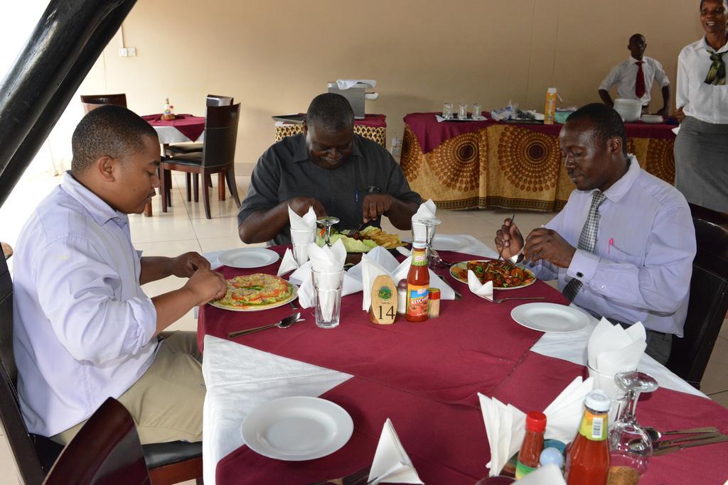 Morogoro Hotel Kültér fotó
